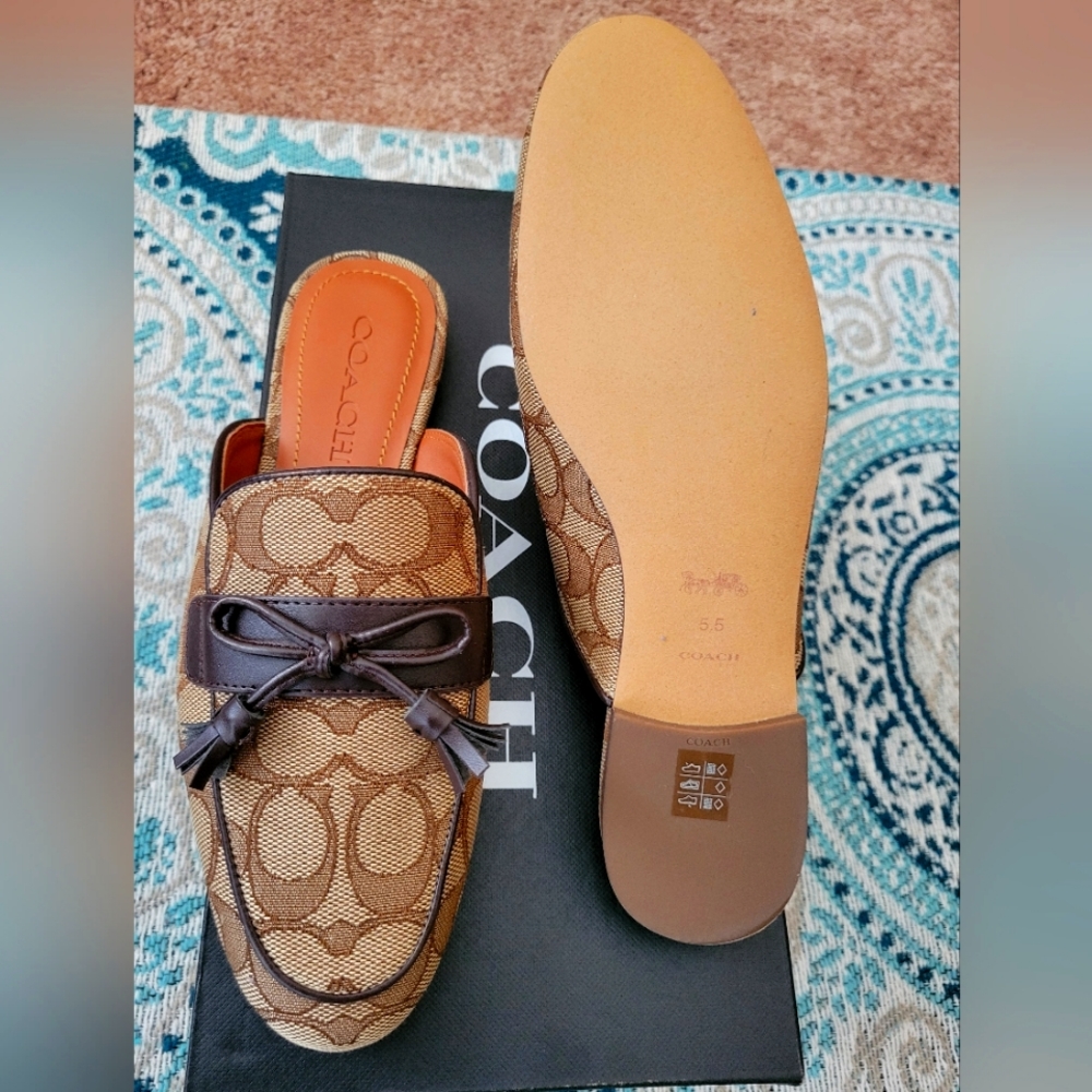 Coach Stassi Signature JACQ Slide - Picture 3 of 5